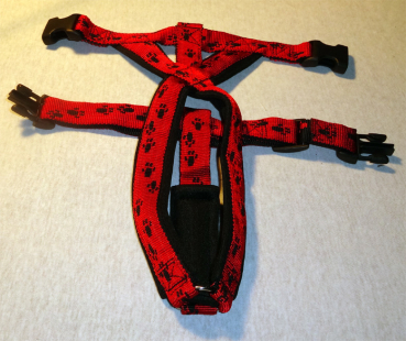 Nordicgeschirr rot mit schwarzen Pfoten Gr. 3 50-65cm